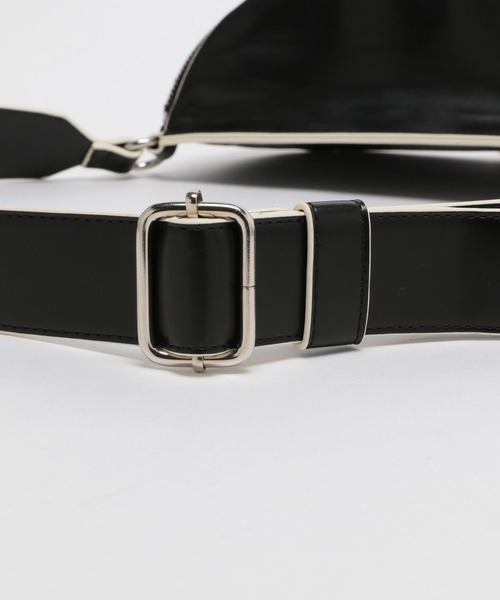 PAGEBOY（ページボーイ）の「モードワンショルBAG（ボディバッグ/ウエストポーチ・レディース・ブラック/オフホワイト・FREE）」の7枚目の写真