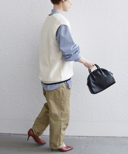 PENNEYS(ぺニーズ)の「【SHIPS any別注】PENNEYS:〈手洗い可能〉THE FOX ワンポイント ニット ベスト(ベスト・レディース・オフホワイト/ブルー・ONE SIZE)」の16枚目の写真