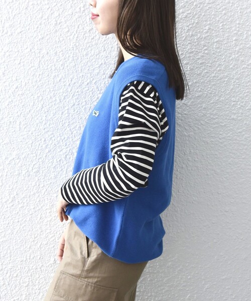 PENNEYS(ぺニーズ)の「【SHIPS any別注】PENNEYS:〈手洗い可能〉THE FOX ワンポイント ニット ベスト(ベスト・レディース・オフホワイト/ブルー・ONE SIZE)」の19枚目の写真