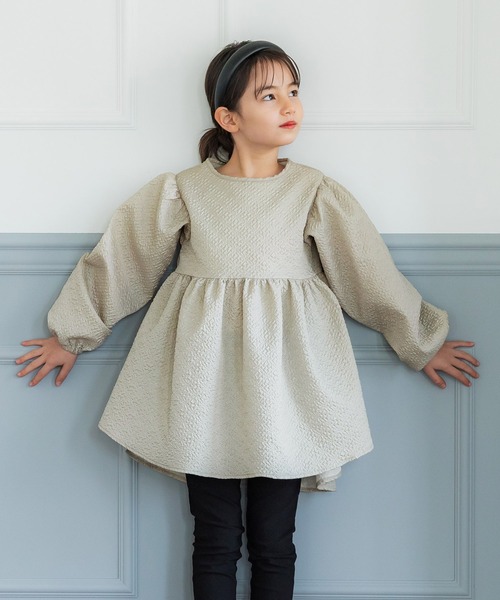 coca(coca)(コカ)の「キッズ 親子お揃い上品エンボスブラウス(シャツ/ブラウス・キッズ・ライトベージュ/ブラック・100/110/120/130/140)」の7枚目の写真