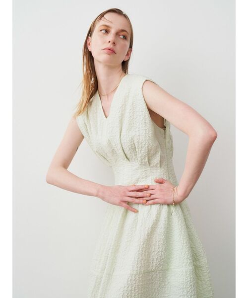 ELENDEEK（エレンディーク）の「ジャガードタックウエストマークワンピース（ワンピース・レディース・ブラウン/ブラック/ライトグリーン・02/01）」の13枚目の写真