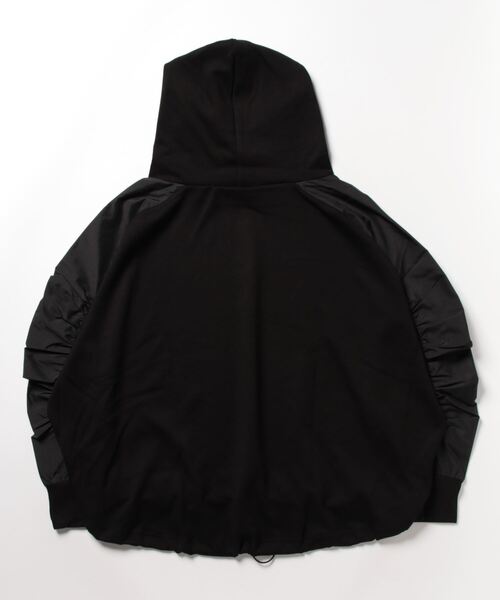 Q（キュー）の「袖ギャザードルマンパーカー（パーカー・レディース・ブラック/ライトグレー・MEDIUM）」の3枚目の写真