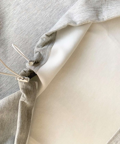 Q（キュー）の「袖ギャザードルマンパーカー（パーカー・レディース・ブラック/ライトグレー・MEDIUM）」の8枚目の写真