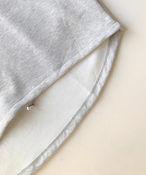 Q（キュー）の「袖ギャザードルマンパーカー（パーカー・レディース・ブラック/ライトグレー・MEDIUM）」の9枚目の写真