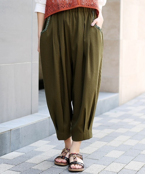 チチカカ（チチカカ）の「エッグタックパンツ（その他パンツ・レディース・ネイビー/オレンジ/ライトベージュ/ブルー/ブラック/カーキ・MEDIUM/LARGE）」の3枚目の写真