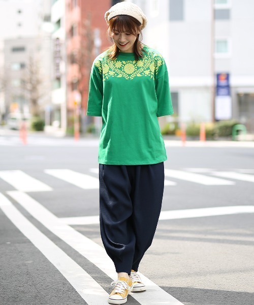 チチカカ（チチカカ）の「エッグタックパンツ（その他パンツ・レディース・ネイビー/オレンジ/ライトベージュ/ブルー/ブラック/カーキ・MEDIUM/LARGE）」の12枚目の写真