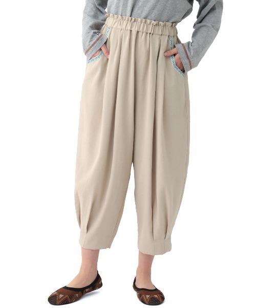 チチカカ（チチカカ）の「エッグタックパンツ（その他パンツ・レディース・ネイビー/オレンジ/ライトベージュ/ブルー/ブラック/カーキ・MEDIUM/LARGE）」の18枚目の写真