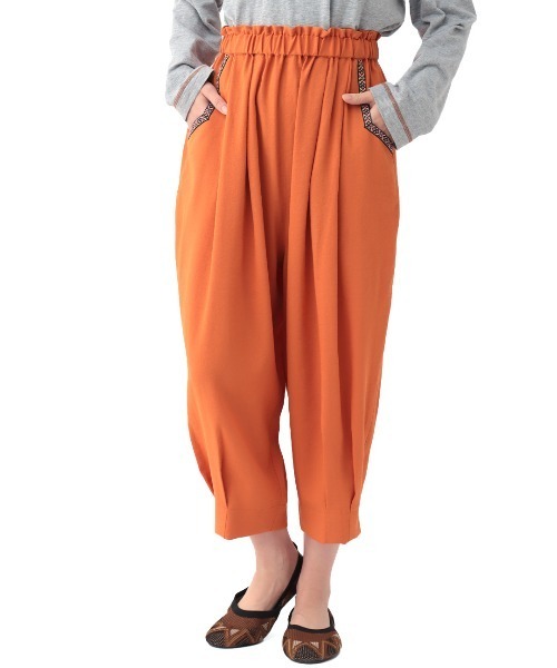 チチカカ（チチカカ）の「エッグタックパンツ（その他パンツ・レディース・ネイビー/オレンジ/ライトベージュ/ブルー/ブラック/カーキ・MEDIUM/LARGE）」の19枚目の写真