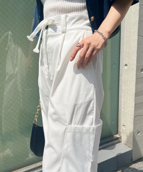 CLEA(クレア)の「サイドBIGポケット/ミリタリールーズカーゴパンツ(カーゴパンツ・レディース・ブラック/グレー/ホワイト・M/L)」の14枚目の写真