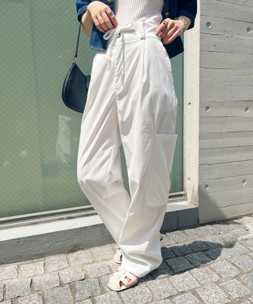 CLEA(クレア)の「サイドBIGポケット/ミリタリールーズカーゴパンツ(カーゴパンツ・レディース・ブラック/グレー/ホワイト・M/L)」の5枚目の写真