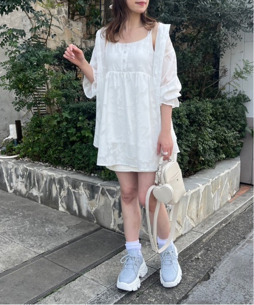 OLIVE des OLIVE（オリーブデオリーブ）の「【WEB限定カラー有】クアンクシャツ/ストライプシャツ　1031040200（シャツ/ブラウス・レディース・ミント/サックスブルー/ブルー/オフホワイト/サーモンピンク/ブルー系その他/ブルー系その他2/ホワイト/ピンク・FREE）」の21枚目の写真