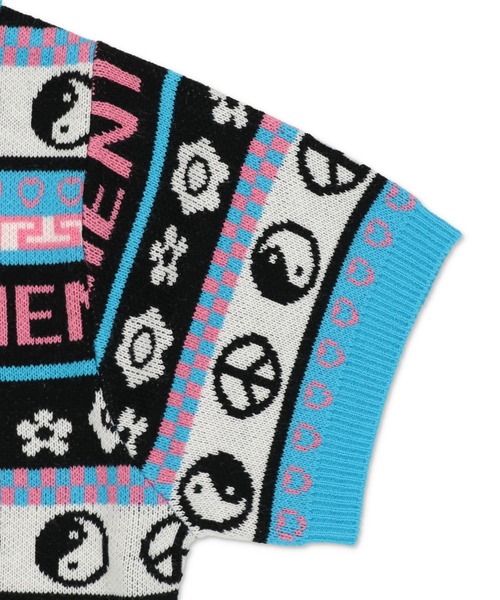 SPINNS(スピンズ)の「MIXモチーフ ショート丈 半袖ジャガードポロニット(ポロシャツ・レディース・ブラック/ホワイト×レッド/アイボリー/ブラック×ブルー・ONESIZE)」の7枚目の写真