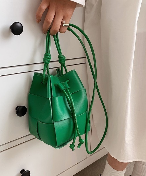 Burner(バーナー)の「【OKUOKU 0909】フェイクレザー ミニ ショルダーバッグ oku-bag-669245652324-24 U(ショルダーバッグ・レディース・ブラック/ホワイト/グリーン・FREE)」の7枚目の写真