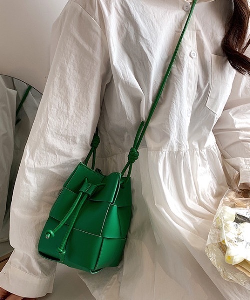 Burner(バーナー)の「【OKUOKU 0909】フェイクレザー ミニ ショルダーバッグ oku-bag-669245652324-24 U(ショルダーバッグ・レディース・ブラック/ホワイト/グリーン・FREE)」の16枚目の写真