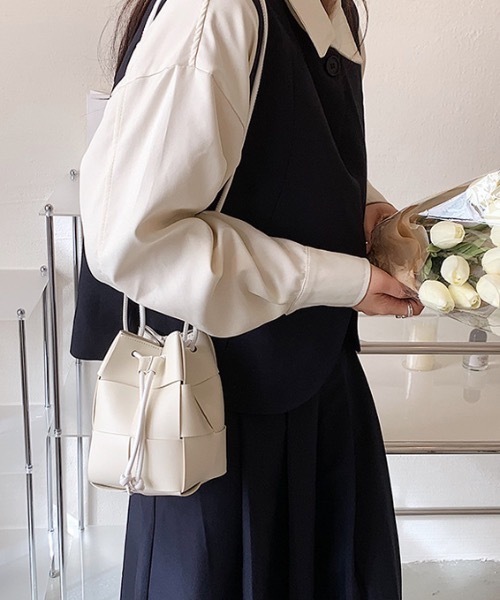Burner(バーナー)の「【OKUOKU 0909】フェイクレザー ミニ ショルダーバッグ oku-bag-669245652324-24 U(ショルダーバッグ・レディース・ブラック/ホワイト/グリーン・FREE)」の17枚目の写真