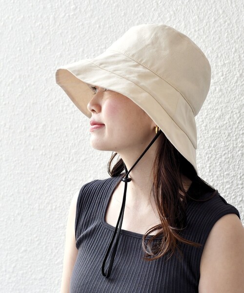 SHIPS（シップス）の「* 紐付き つば広 ハット◆（ハット・レディース・オフホワイト/ブラック/ベージュ・ONE SIZE）」の2枚目の写真