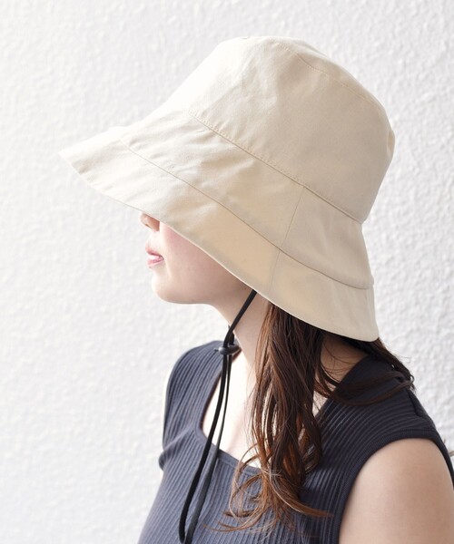 SHIPS（シップス）の「* 紐付き つば広 ハット◆（ハット・レディース・オフホワイト/ブラック/ベージュ・ONE SIZE）」の10枚目の写真