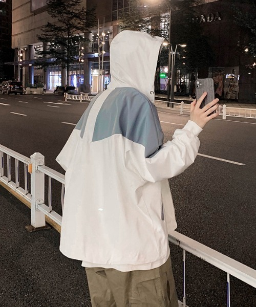 MGV(エムジーヴィー)の「ワンポイントナイロンジャケット(ブルゾン・メンズ・ライトブルー/ブルー・X-LARGE/LARGE/MEDIUM)」の2枚目の写真