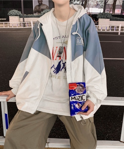 MGV(エムジーヴィー)の「ワンポイントナイロンジャケット(ブルゾン・メンズ・ライトブルー/ブルー・X-LARGE/LARGE/MEDIUM)」の3枚目の写真