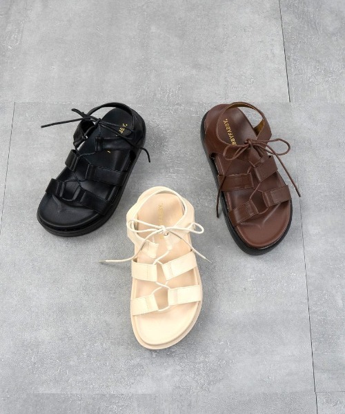 Fabby fabby(ファビィーファビィー)の「レースアップコンフォートサンダル(サンダル・レディース・ブラック/オフホワイト/ブラウン・SMALL/MEDIUM/LARGE)」の9枚目の写真