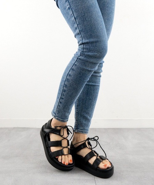 Fabby fabby(ファビィーファビィー)の「レースアップコンフォートサンダル(サンダル・レディース・ブラック/オフホワイト/ブラウン・SMALL/MEDIUM/LARGE)」の12枚目の写真