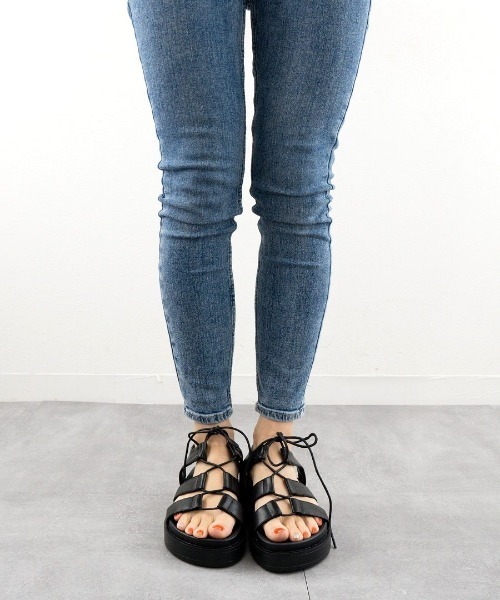 Fabby fabby(ファビィーファビィー)の「レースアップコンフォートサンダル(サンダル・レディース・ブラック/オフホワイト/ブラウン・SMALL/MEDIUM/LARGE)」の13枚目の写真