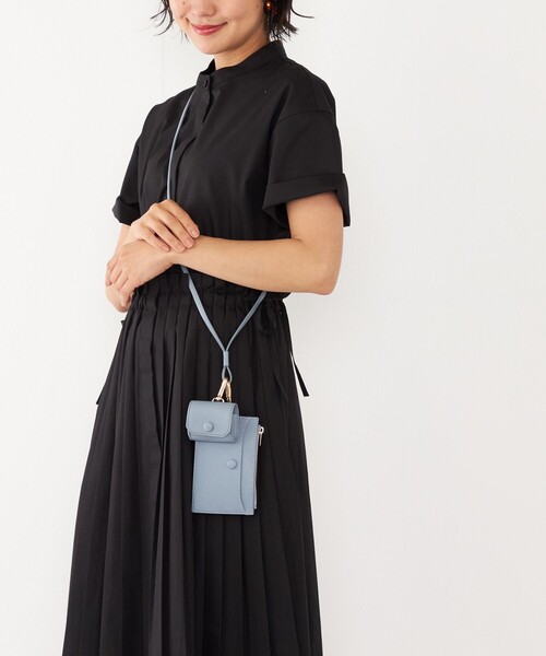 SHIPS Colors（シップス カラーズ）の「MID GIRL APPLIY:マルチ モバイル ポシェット（ショルダーバッグ・レディース・カーキ/ライトブルー/クリーム/ブラック・ONE SIZE）」の4枚目の写真