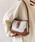 Amulet�i�A�~�����b�g�j�́u�؂�ւ�2WAY�o�b�O�i�V�����_�[�o�b�O�j�v�b�u���E��