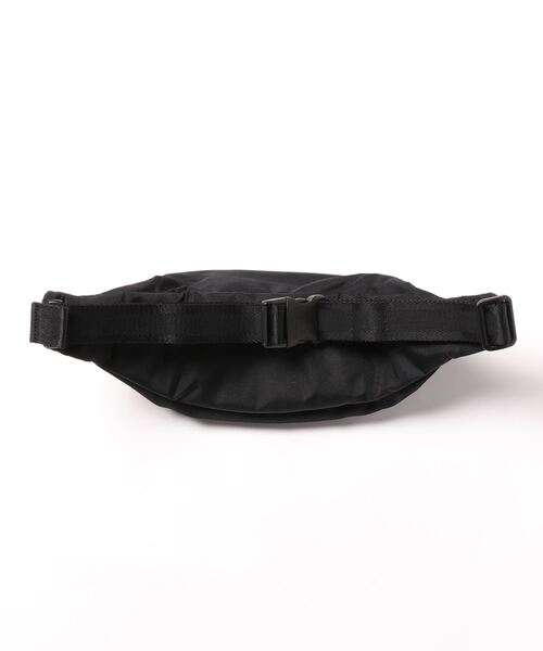 Manhattan Portage BLACK LABEL(マンハッタンポーテージ ブラックレーベル)の「ELRIDGE WAIST BAG CORDURA 305P(ボディバッグ/ウエストポーチ・メンズ・ブラック/ベージュ・SMALL)」の4枚目の写真