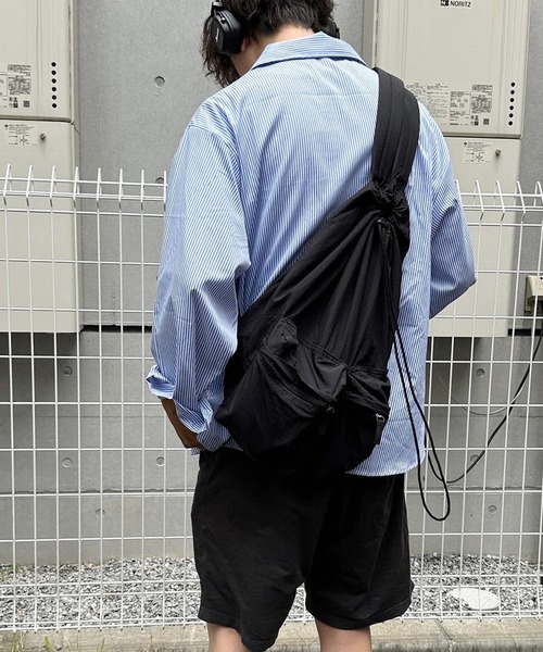 MONO-MART（モノマート）の「ナイロンドローストリングダブルポケットリュック（バックパック/リュック・メンズ・アイボリー/ブラック・FREE）」の15枚目の写真