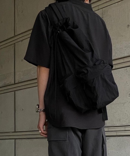 MONO-MART（モノマート）の「ナイロンドローストリングダブルポケットリュック（バックパック/リュック・メンズ・アイボリー/ブラック・FREE）」の22枚目の写真