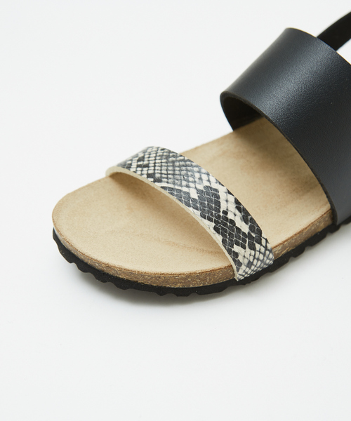 Au BANNISTER（オゥバニスター）の「【販売店舗限定】フットベッドサンダル（サンダル・レディース・ホワイト/ブラック/ベージュ/ブロンズ/グレー・S/M/L）」の11枚目の写真