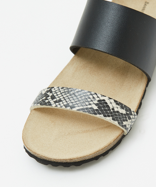 Au BANNISTER（オゥバニスター）の「【販売店舗限定】フットベッドサンダル（サンダル・レディース・ホワイト/ブラック/ベージュ/ブロンズ/グレー・S/M/L）」の18枚目の写真