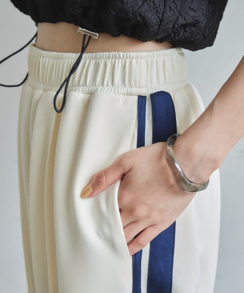 VANNIE U（ヴァニーユー）の「ラインスラックスパンツ/SMLサイズ展開（その他パンツ・レディース・グレー/アイボリー/ピンク・S/M/L）」の12枚目の写真