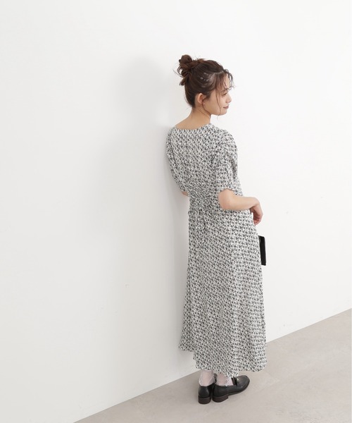 N.(N. Natural Beauty Basic)(エヌエヌナチュラルビューティーベーシック)の「【S Size Line】◆バックレース花柄プリーツワンピース(ワンピース・レディース・ブラック/オフホワイト/ブルー・SMALL/MEDIUM)」の17枚目の写真