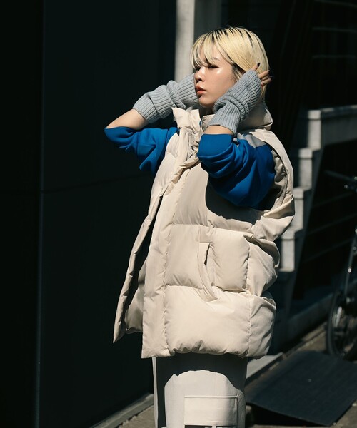 Ray BEAMS（レイビームス）の「Ray BEAMS / ダウン ベスト（ダウンベスト・レディース・アイボリー/ブラック/ブルー・ONE SIZE）」の4枚目の写真