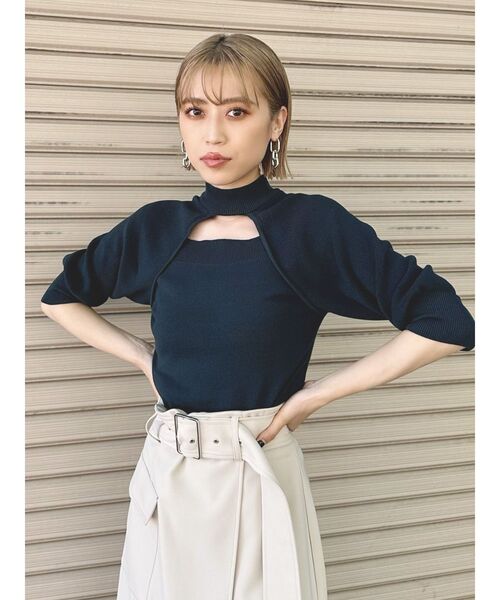 MURUA(ムルーア)の「パフスリーブデコルテオープンニット(ニット/セーター・レディース・グリーン/アイボリー/ブラック・FREE)」の4枚目の写真