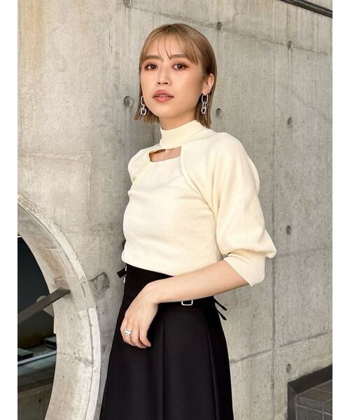 MURUA(ムルーア)の「パフスリーブデコルテオープンニット(ニット/セーター・レディース・グリーン/アイボリー/ブラック・FREE)」の5枚目の写真