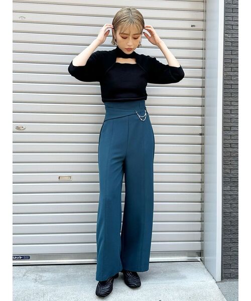 MURUA(ムルーア)の「パフスリーブデコルテオープンニット(ニット/セーター・レディース・グリーン/アイボリー/ブラック・FREE)」の8枚目の写真