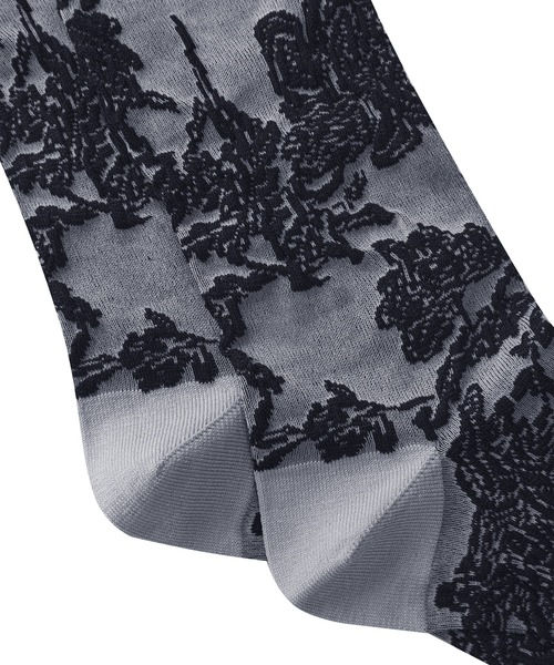 JNBY（ジェーエヌビーワイ）の「Botanical-jacquard Stretch-cotton Socks（ソックス/靴下・レディース・ホワイト/レッド/グリーン・ONE SIZE）」の6枚目の写真