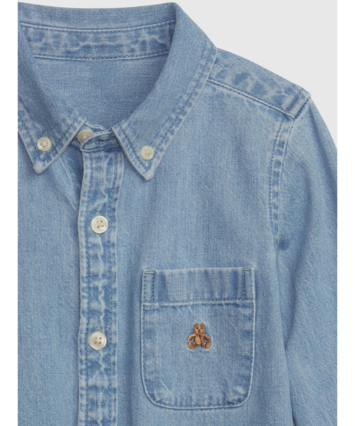 GAP(ギャップ)の「デニムシャツ(シャツ/ブラウス・キッズ・ライトインディゴブルー・3 YRS/18-24M/5 YRS/2 YRS/4 YRS/12-18M/6-12M)」の2枚目の写真
