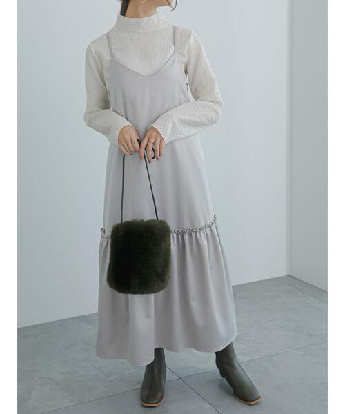 Te chichi（テチチ）の「レザーライクキャミワンピース（ワンピース・レディース・ブラック/ライトベージュ・F）」の7枚目の写真