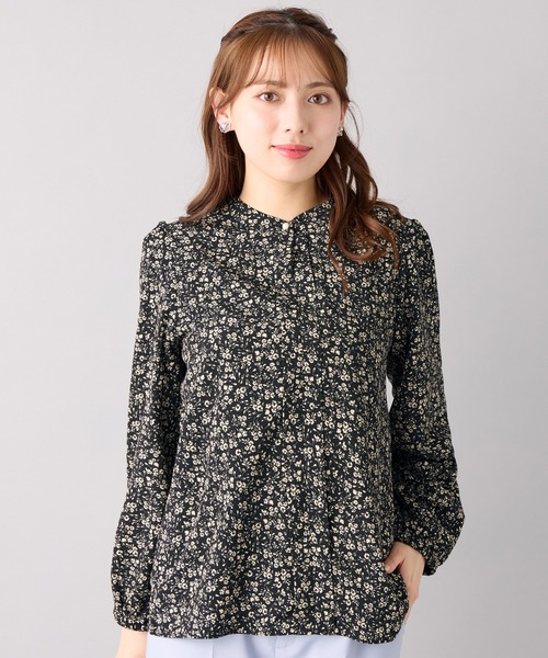 alotta(アロッタ)の「ふんわり裏起毛フロントタックブラウス(シャツ/ブラウス・レディース・スモークピンク/グレイッシュベージュ/ホワイト/ダークネイビー/ブラック系その他・M/L/LL/3L)」の16枚目の写真