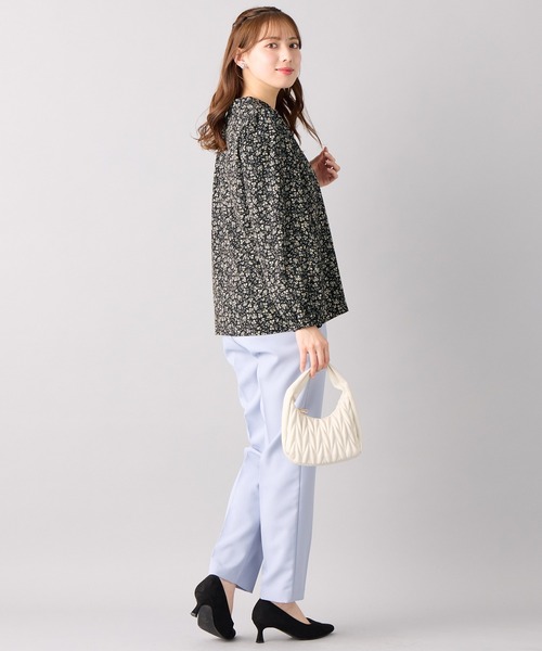 alotta(アロッタ)の「ふんわり裏起毛フロントタックブラウス(シャツ/ブラウス・レディース・スモークピンク/グレイッシュベージュ/ホワイト/ダークネイビー/ブラック系その他・M/L/LL/3L)」の20枚目の写真
