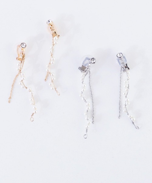 Cupid Heart(キューピッドハート)の「【Cupid Heart】結婚式アクセ!ウェーブライン小粒パールイヤリング(イヤリング・レディース・ゴールド/シルバー・MEDIUM)」の2枚目の写真