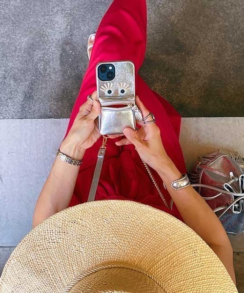 IROMEKI（イロメキ）の「IROMEKI/イロメキ/【iPhone14/13 ケース】follow me case（スマホケース/カバー・レディース・ブラック/シルバー・F）」の12枚目の写真