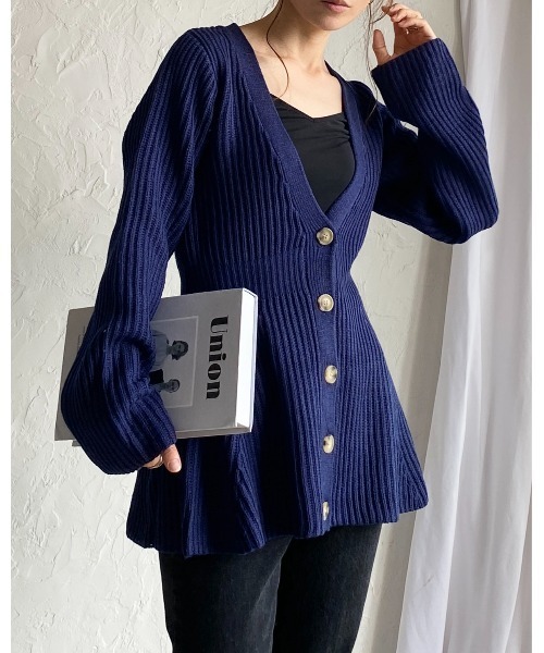 She's Closet(シーズクローゼット)の「ミックスカラーミドル丈深Vネックウエストシェイプペプラムニットカーディガン(カーディガン/ボレロ・レディース・アイボリー/ネイビー/杢グレー/ベージュ/ブラック・FREE)」の15枚目の写真