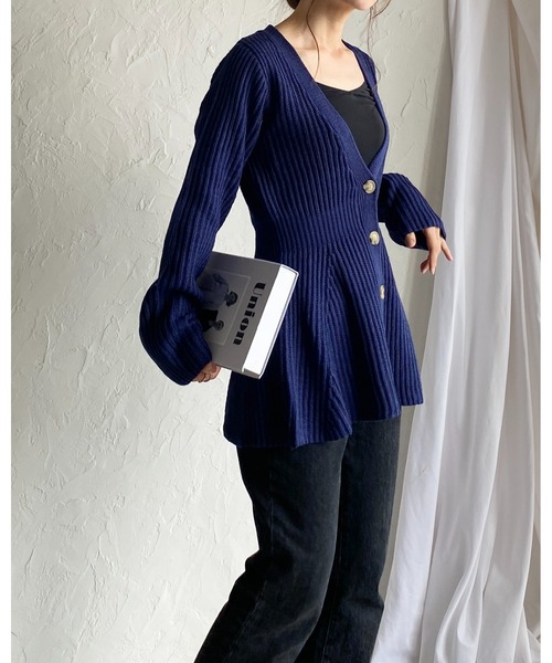 She's Closet(シーズクローゼット)の「ミックスカラーミドル丈深Vネックウエストシェイプペプラムニットカーディガン(カーディガン/ボレロ・レディース・アイボリー/ネイビー/杢グレー/ベージュ/ブラック・FREE)」の16枚目の写真
