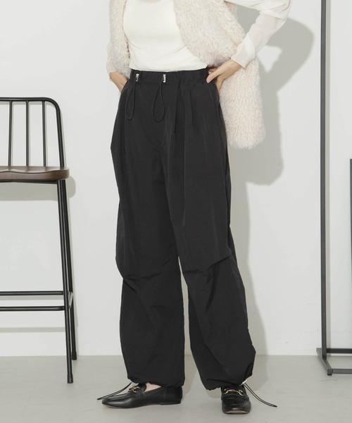 NANO universe(ナノユニバース)の「ナイロンドロストパンツ(その他パンツ・レディース・ブラック/ベージュ/モカ・FREE)」の18枚目の写真