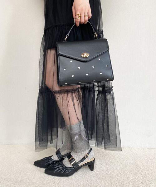 MAJESTIC LEGON(マジェスティックレゴン)の「manyハートハンドバッグ(ハンドバッグ・レディース・アイボリー/ブラック/グレイッシュベージュ・FREE)」の13枚目の写真